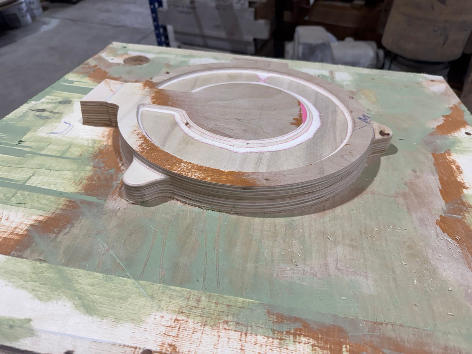 Modelo en madera en proceso de fabricación CNC — CENCCO Sonora
